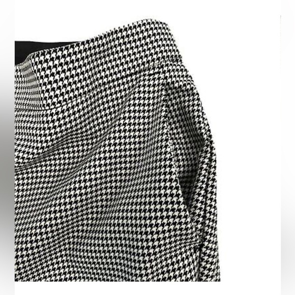 Jogger - Picture 4 of 10